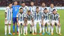 <p>Pemain Timnas Argentina berpose sebelum pertandingan FIFA Matchday 2023 melawan Timnas Indonesia di Stadion Utama Gelora Bung Karno, Jakarta, Senin (19/6/2023). (Bola.com/Bagaskara Lazuardi)</p>