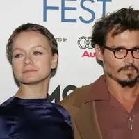 Johnny Depp dan Vanessa Paradise pernah pacaran 14 tahun sebelum berpisah di tahun 2012. Mereka miliki 2 anak yakni, Lily Rose dan Jack. (FRAZER HARRISON / GETTY IMAGES NORTH AMERICA / AFP)