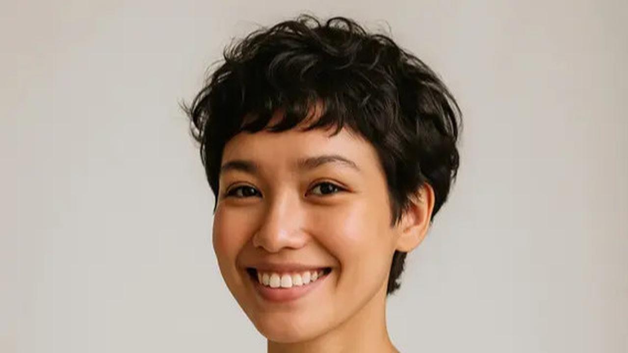 Inspirasi Potongan Rambut Pendek Keriting Mengembang, Bikin Fresh dan Awet Muda