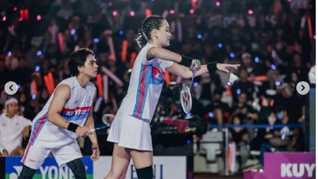 Potret Caitlin Halderman dan Rangga Azof berpasangan saat main bulu tangkis (Foto: instagram drmtalent)