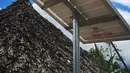 Wujud Lampu Tenaga Surya Hemat Energi (LTSHE) di Distrik Puldama, Kabupaten Yahukimo, Provinsi Papua. Pembagian dan pemasangan LTSHE dilaksanakan pada pekan kedua dan ketiga Agustus 2018. (Liputan6.com/HO/Hadi M Juraid)