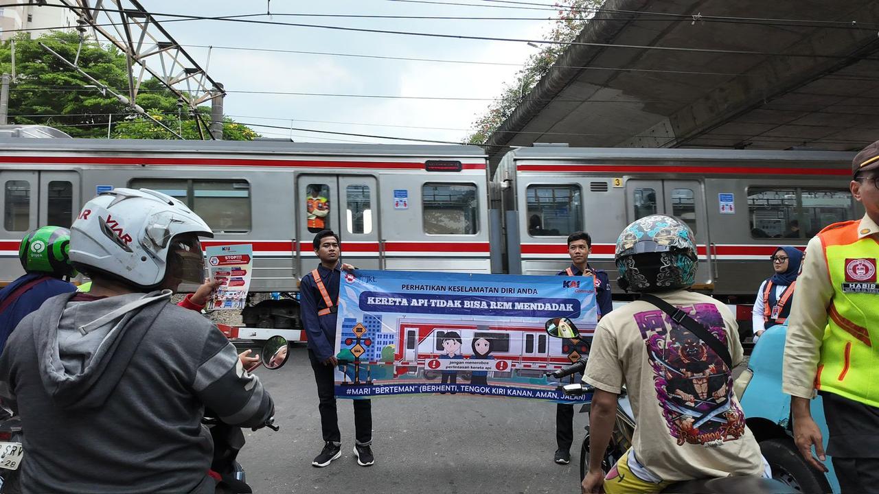 Ada 54 Kecelakaan Perlintasan Sebidang di Jabodetabek, Ini Imbauan KAI Commuter