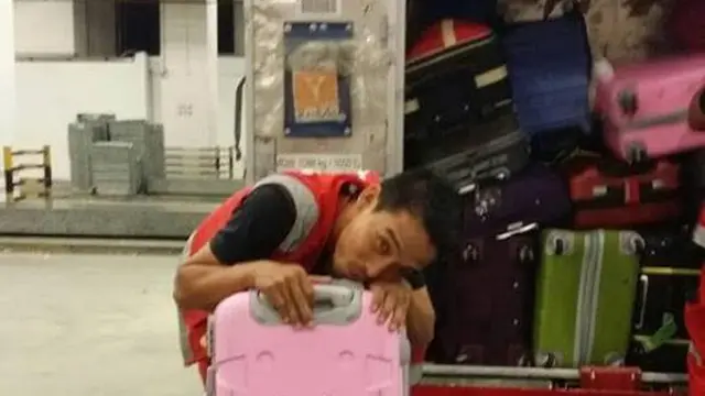 Petugas Bagasi Bandara
