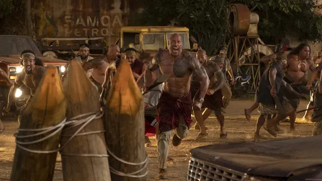 6 Adegan Mendebarkan di Film Hobbs and Shaw