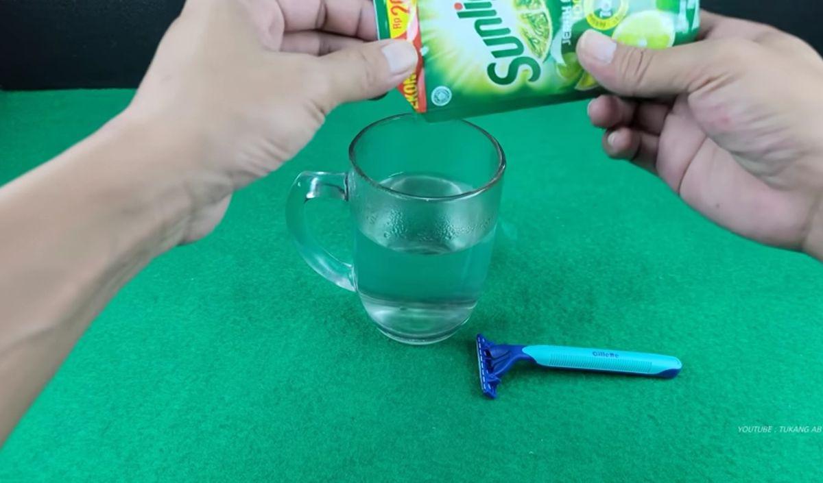 <b>Cuci Pisau Cukur</b>