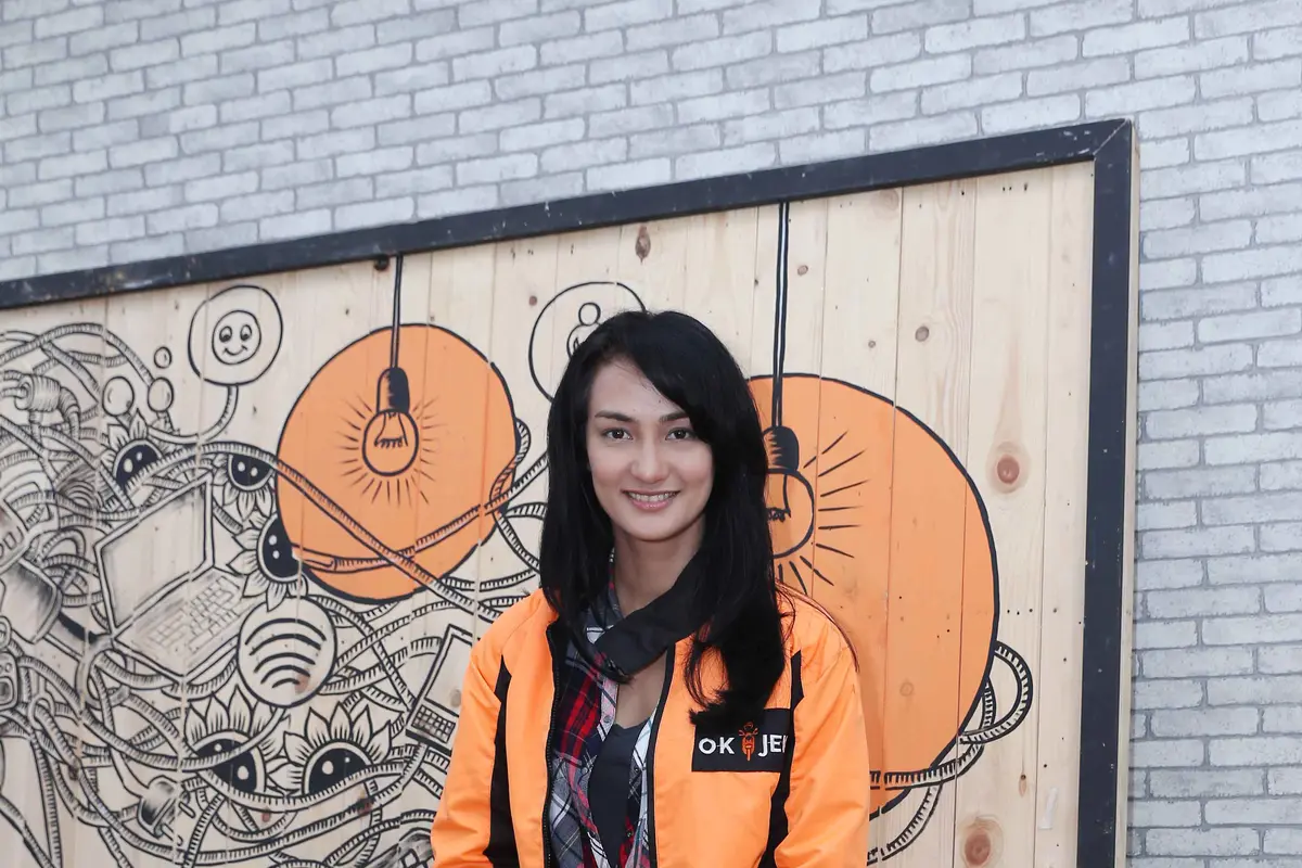 [Bintang] Atiqah Hasiholan
