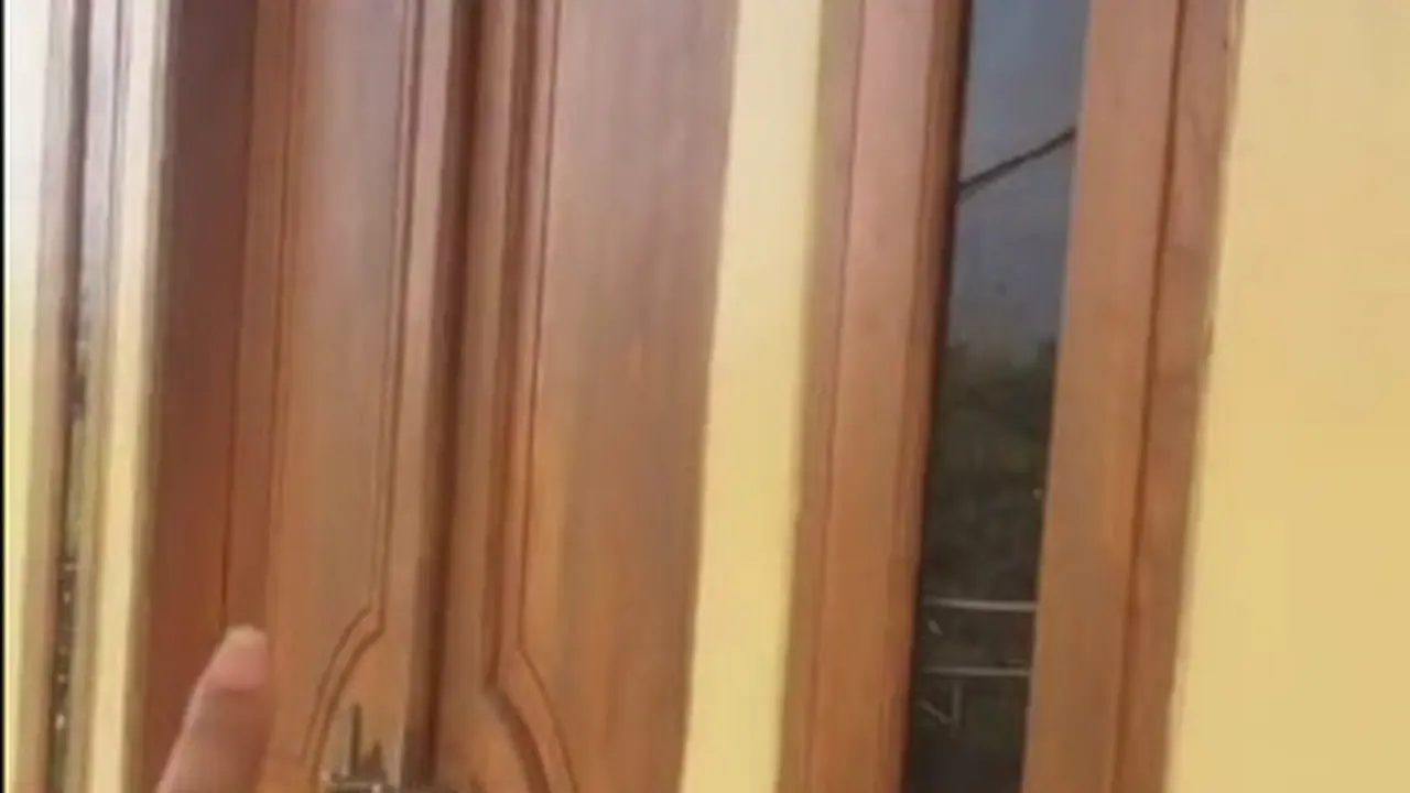 Viral Pintu Rumah Ini Terlihat Biasa Saja, Faktanya Tak Terduga