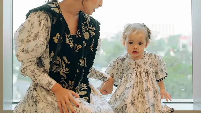 Potret Jennifer Coppen asuh kamari (credit: instagram/jennifercoppenreal20)