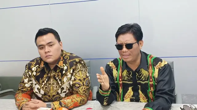 Luvino Siji Samura (kiri), Yafet Rissy (kanan)