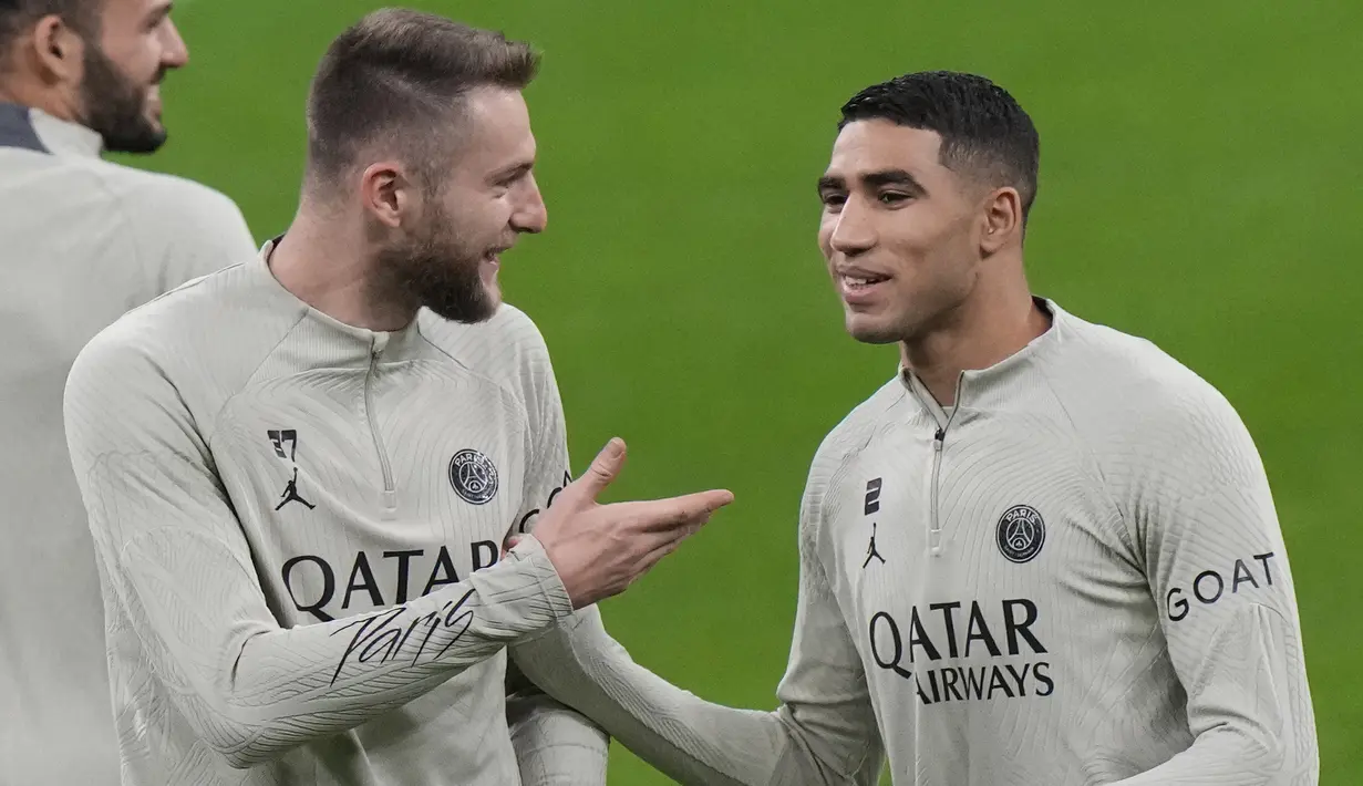 Dengan formasi 4-3-3, Les Parisiens akan mengandalkan Ousmane Dembele, Randal Kolo Muani, dan Kylian Mbappe sebagai trisula andalan di lini depan.  (AP Photo/Luca Bruno)