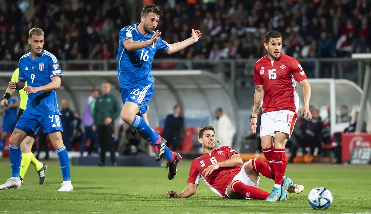 Italia mengusung misi untuk bangkit usai kalah 1-2 dari Inggris pada laga pertama Grup C. (AP Photo/Rene Rossignaud)
