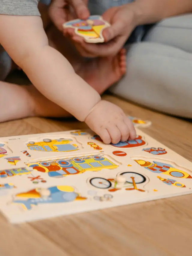 cara atasi mainan masuk mulut bayi