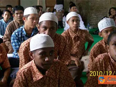 Citizen6, Jawa Tengah: Pendidikan layanan khusus (PLK) anak-anak korban konflik di Timika, Papua, di PLK Bima Sakti, Desa Cangkring, Kec. Karanganyar, Kab. Demak, setelah delapan bulan mengikuti pendidikan, siap kembali ke Papua. (Pengirim: Sadi)