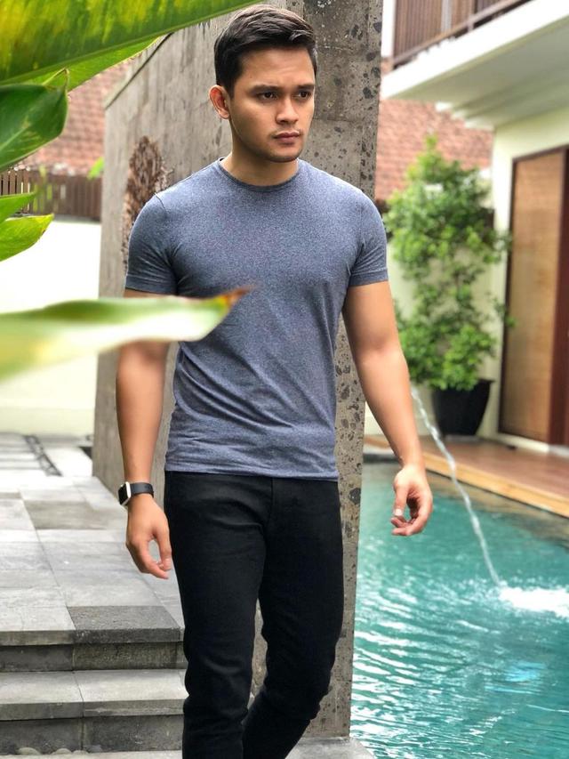 6 Potret Gagah Bima Samudra, Pemeran Batik Madrim di Web Series Angling Dharma