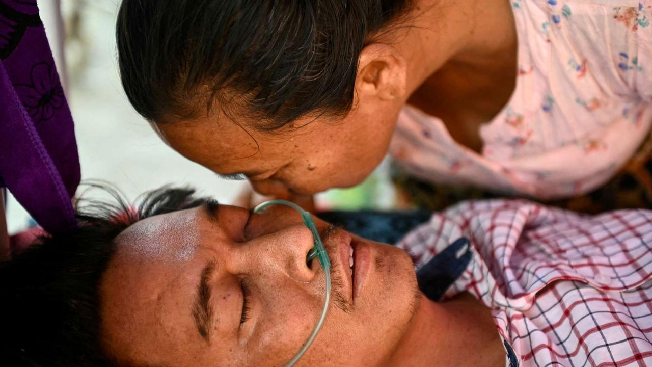 Pria Myanmar diselamatkan hidup-hidup setelah 5 hari tertimbun reruntuhan hotel akibat gempa