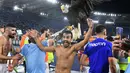 Di Liga Italia ada Pedro Rodriguez. Baru pindah musim ini dari AS Roma menuju Lazio, Pedro langsung sukses mencetak gol ke mantan klubnya tersebut. Gol tersebut juga turut serta mengantarkan kemenangan 3-2 Elang Biru dari Serigala Roma. (AFP/Fincenzo Pinto)