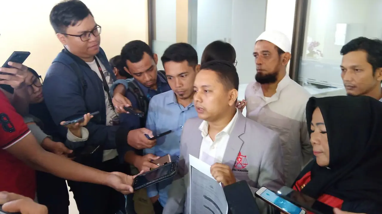 Pengacara Kivlan Zen, Pitra Romadoni di Gedung Bareskrim Polri, Jalan Trunojoyo, Jakarta Selatan, Sabtu (11/5/2019).