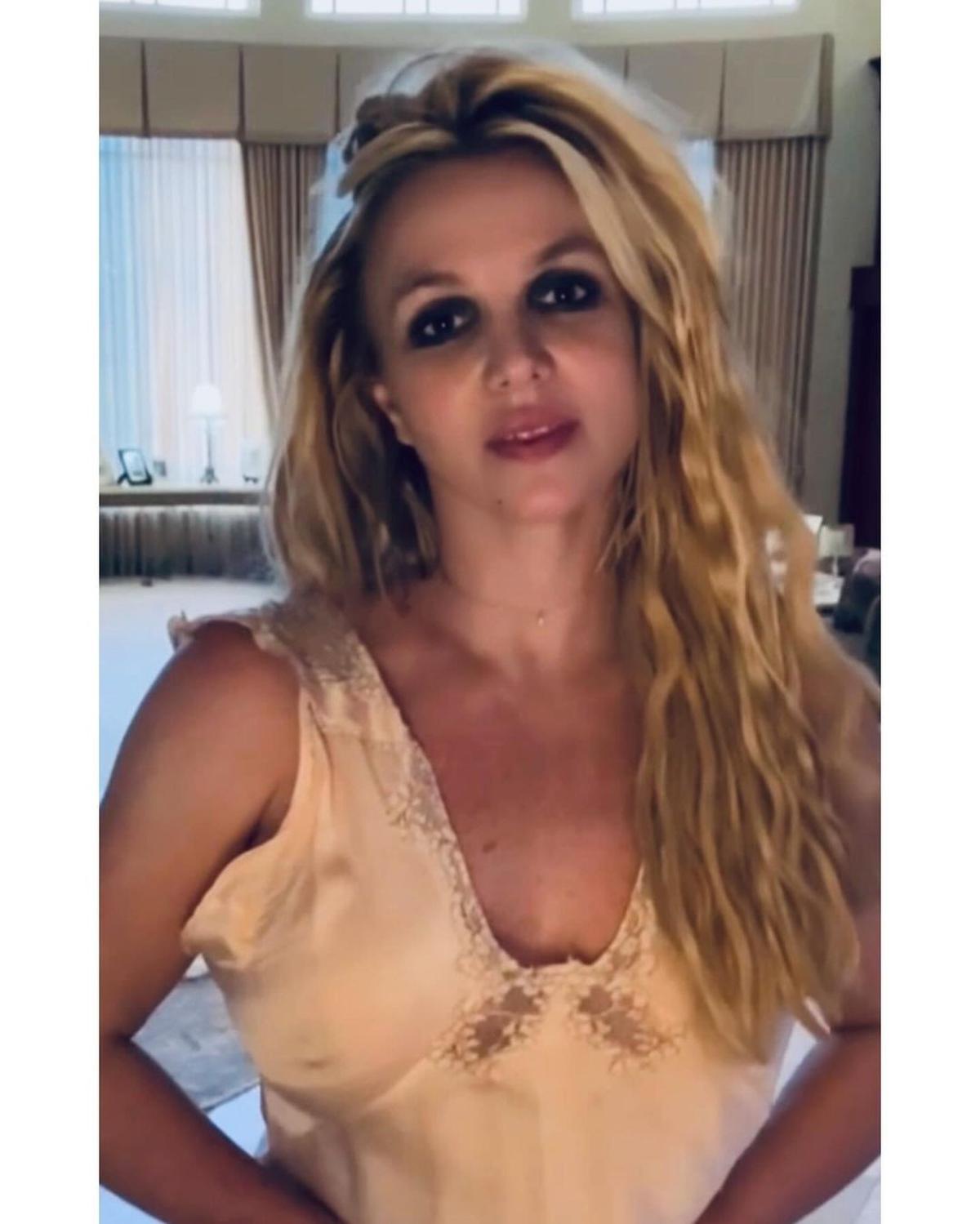 Deretan Kontroversi Britney Spears yang Resmi Menikahi Diri Sendiri