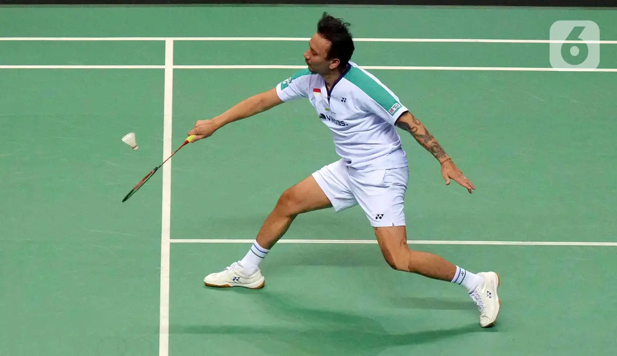 Vincent Rompies saat melawan Valentino Simanjuntak pada acara Vindes Sport bertajuk Tepok Bulu 2022 di Mahaka Square, Jakarta, Minggu (3/7/2022). Vincent Rompies mengalahkan Valentino Simanjuntak dengan skor 21-12 dan 22-20. (Liputan6.com/Herman Zakharia)