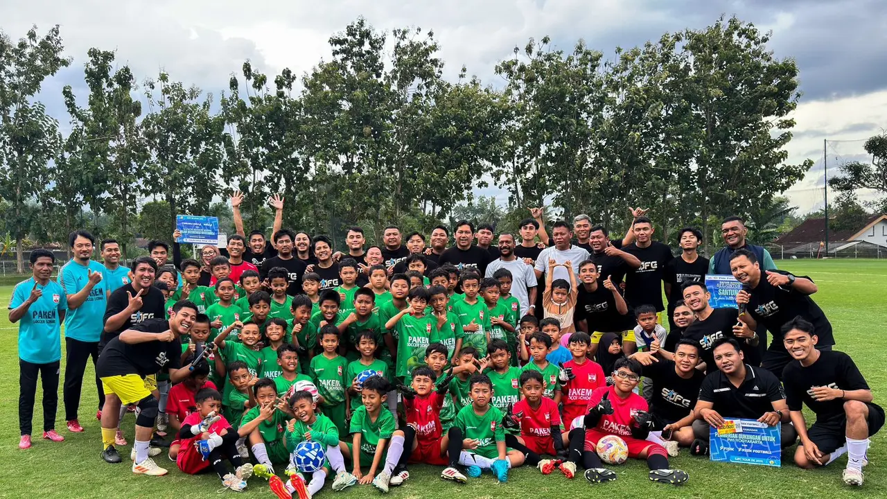 2 Legenda Timnas Indonesia Gelar Coaching Clinic di Sleman
