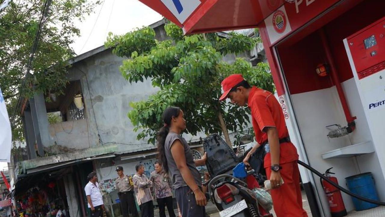 Mengingat Pertashop hanya menjajakan BBM Nonsubsidi, Pertamax dan Dexlite, serta bensin eceran kerap menjual Pertalite yang merupakan BBM Bersubsidi.