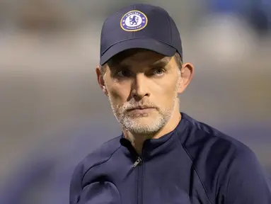 Chelsea resmi mengakhiri kerja sama dengan Thomas Tuchel sebagai pelatih kepala pada Rabu (7/9/2022) sore WIB. Hal tersebut akibat dari rentetan hasil buruk yang dialami The Blues di awal musim 2022/2023. Di Liga Inggris, Chelsea baru memetik tiga kali kemenangan, dua kali kekalahan, dan satu hasil imbang. Sementara itu, mereka langsung kalah dari Dinamo Zagreb pada matchday pertama Liga Champions 2022/2023. Menilik ke belakang, Tuchel telah berjasa membawa klub London tersebut memenangi Liga Champions 2020/2021, EUFA Supercup 2021/2022, dan Piala Dunia Antarklub 2021/2022. (AP/Darko Bandic)