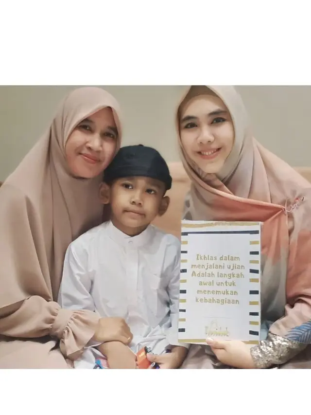 Jarang Tersorot, Ini 6 Potret Mellya Juniarti Mantan Istri Ustaz Abdul Somad