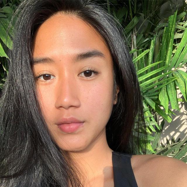 6 Potret Chef Renatta Tampil Tanpa Makeup, Dipuji Tetap Memesona