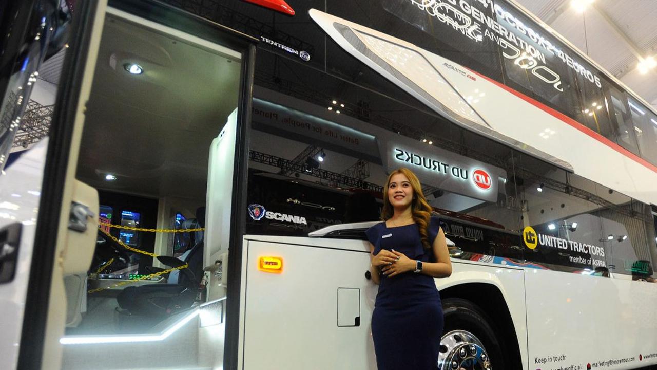 Pameran otomotif GAIKINDO Indonesia International Auto Show (GIIAS) 2023 yang berlangsung di Indonesia Convention Exhibition (ICE) BSD, Tangerang, diramaikan dengan deretan bus premium dengan fasilitas mewah.