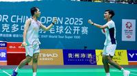 Ganda putra Indonesia Fajar Alfian/Muhammad Shohibul Fikri&nbsp;lolos ke semifinal China Open 2025. Fajar/Fikri menang atas&nbsp;unggulan ketiga asal Korea Selatan Kim Won Ho/Seo Seung Jae 21-19 dan 21-14 di Olympic Sports Center Gymnasium, Changzhou, Jumat (25/7).&nbsp;(foto: PBSI)