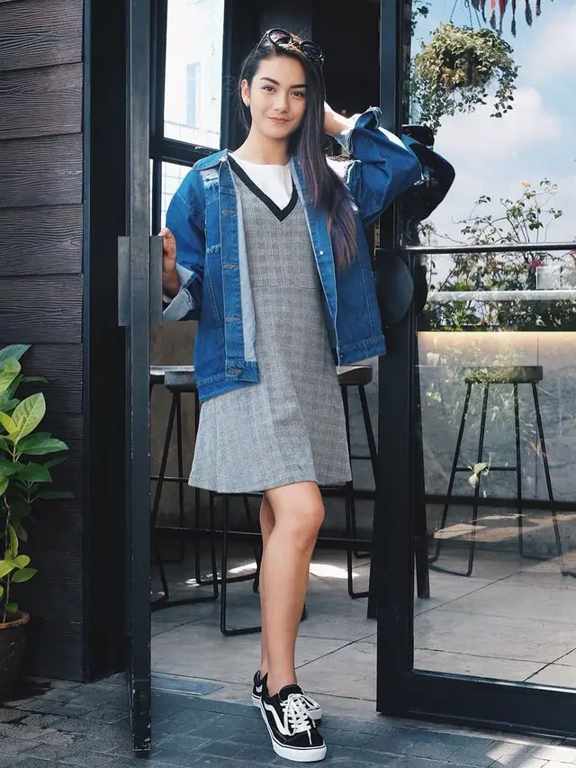 [Bintang] Gaya Ersya Aurelia, Ranty Maria dan Cut Syifa dengan Padu-padan Jeans yang Kekinian, Siapa Favoritmu?