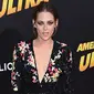 Kristen Stewart saat menghadiri gala premiere American Ultra. (foto: dailymail)