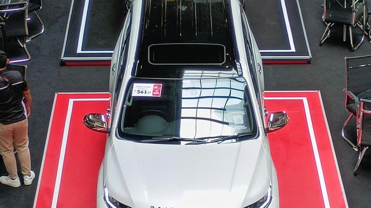 Two Tone Pajero Elite style