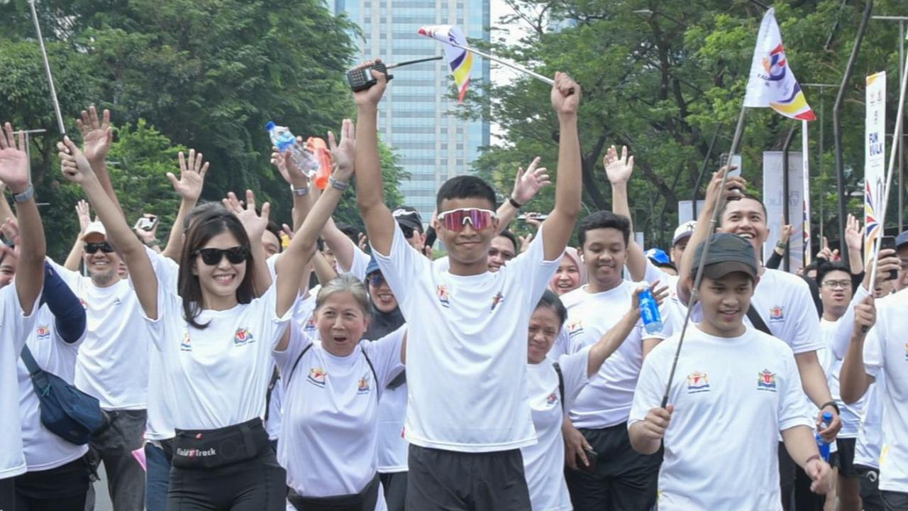 Kadin Gelar Fun Walk untuk Peringati HUT ke-55, Diikuti 5.000 Peserta