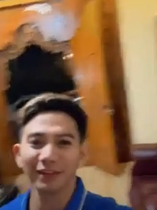 Potret Rizki DA melakukan vila tour (Sumber: Instagram/da2_rizki123)