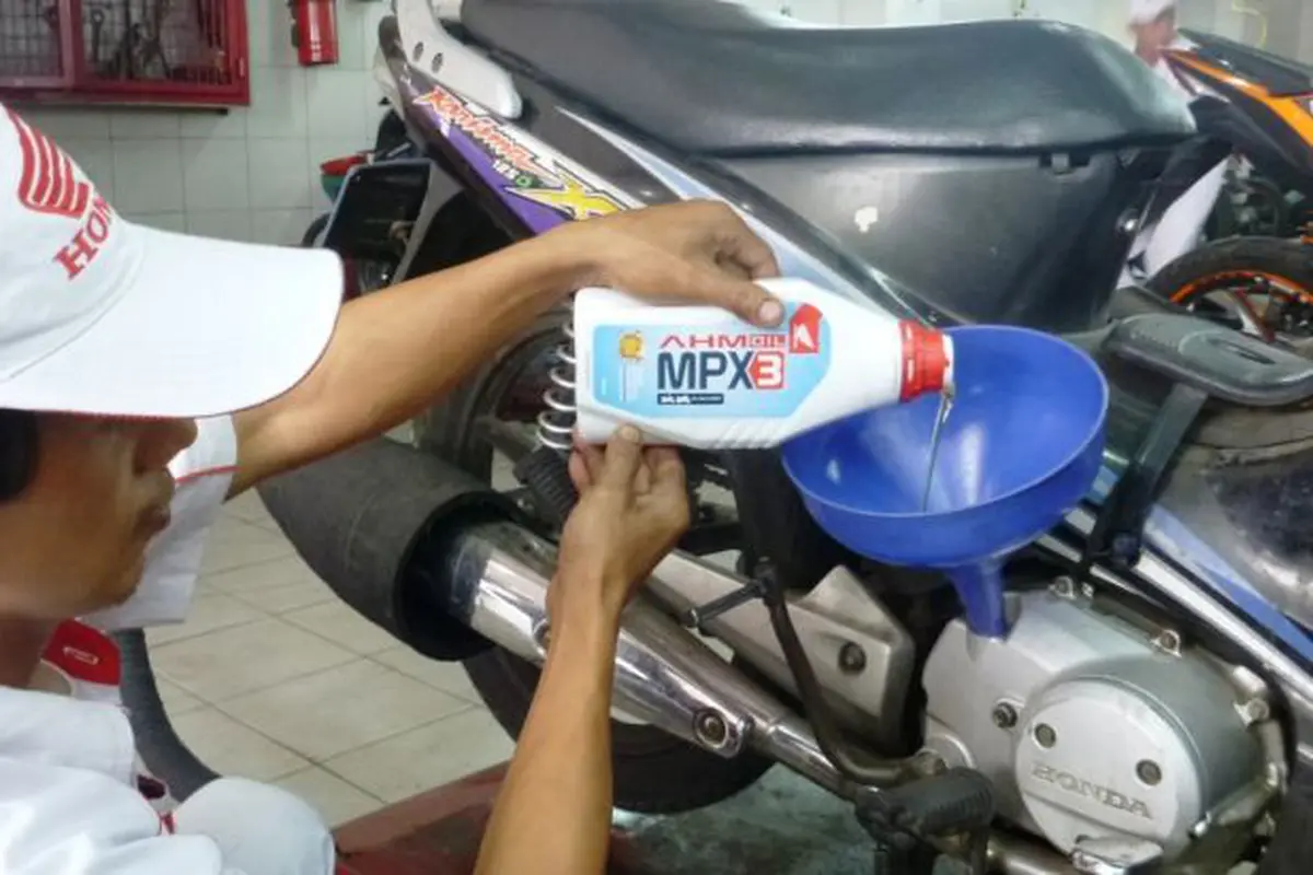Oli Berviskositas Tinggi Alternatif Bagi Motor Bebek dan Sport