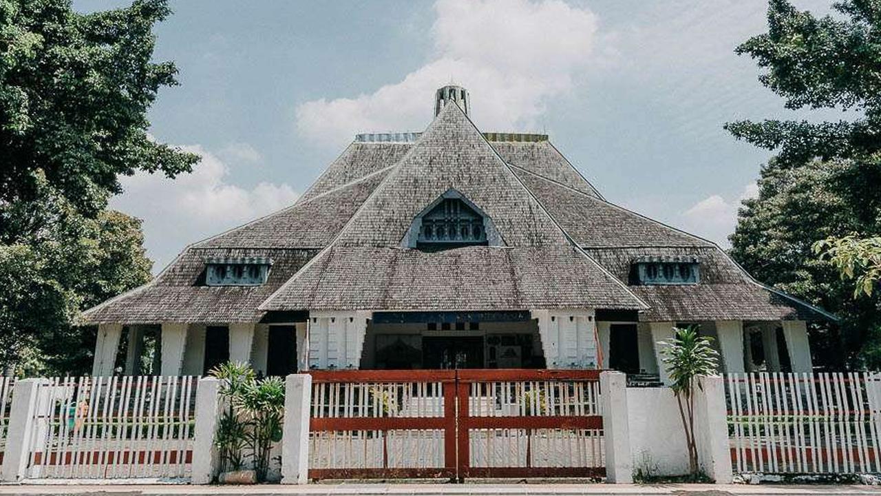 Mengunjungi Perpustakaan Bank Indonesia di Surabaya, Bangunan Berusia 103 Tahun yang Dulunya Rumah Pejabat