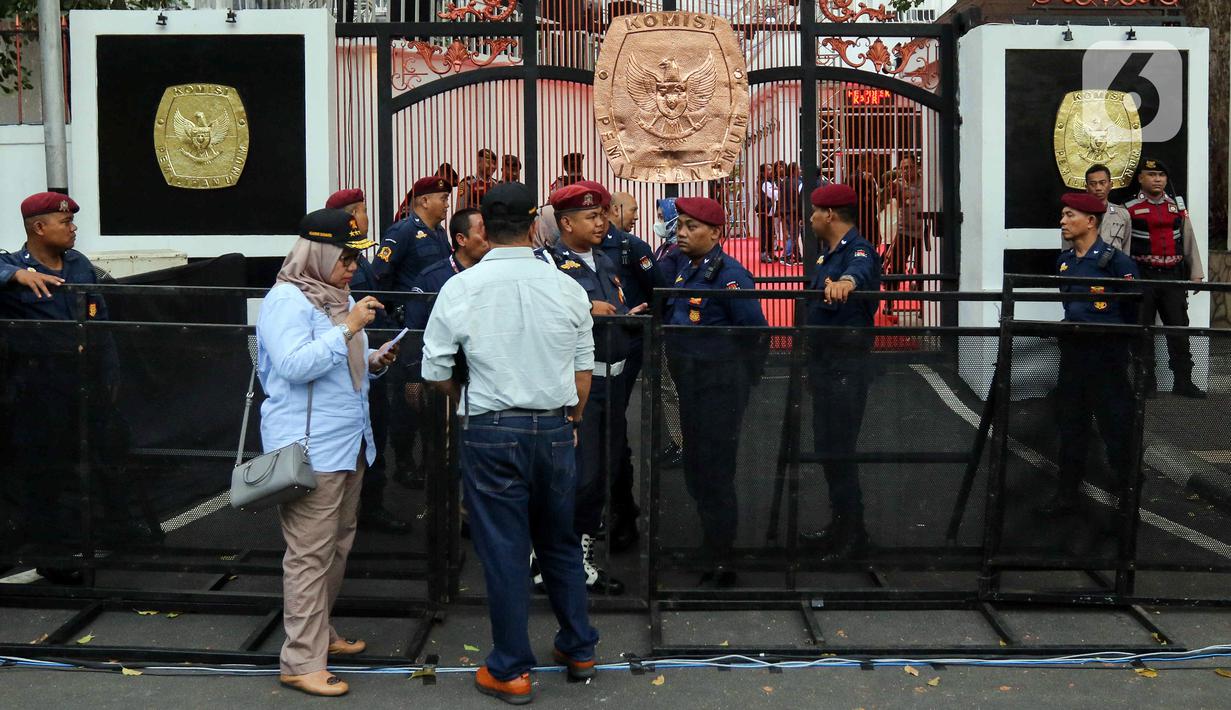 “Insya Allah kegiatan pada malam hari ini dengan sinergi semua pasukan pengamanan bisa berjalan dengan aman dan lancar," Susatyo menandasi. (Liputan6.com/Herman Zakharia)