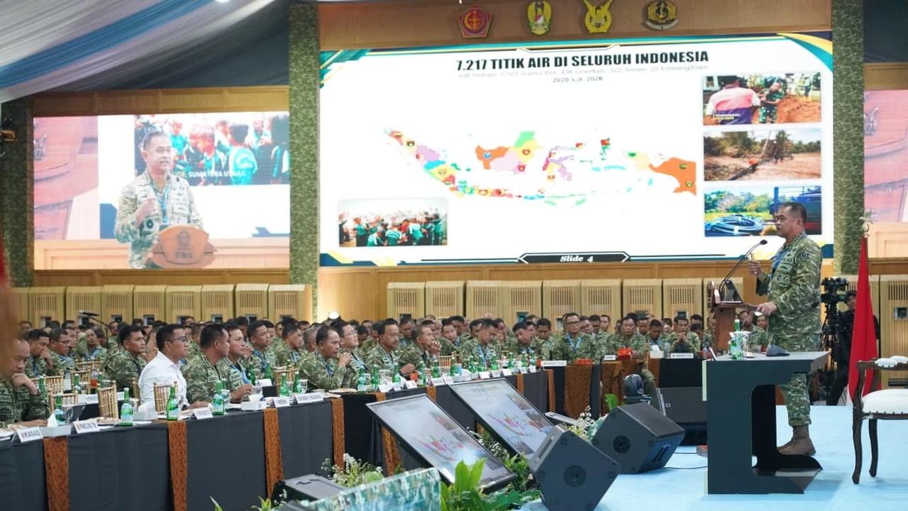 FOTO: Kasad Paparkan Program TNI AD untuk Kesejahteraan Warga