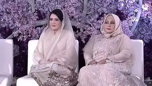 Cantiknya Via Vallen di Momen Pengajian dengan Busana Bernuansa Nude