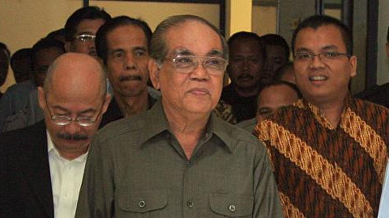 5 Bulan bolos, anggota Komisi Informasi Pusat disidang 