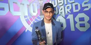 Barsama Isyana dan Rendy Pandugo, Afgan kembali raih penghargaan kolaborasi paling ngetop dalam SCTV Music Awards 2018