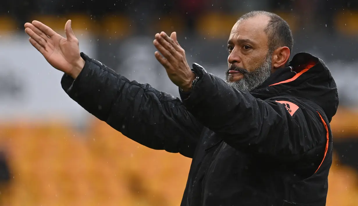 Dalam file foto pada 23 Mei 2021, reaksi kepala pelatih Wolverhampton Wanderers, Nuno Espirito Santo setelah Liga Premier antara Wolves vs Manchester United di stadion Molineux, Inggris. Tottenham Hotspur mengangkat Nuno sebagai pelatih kepala hingga akir Juni 2023. (Andy Rain/POOL/AFP)