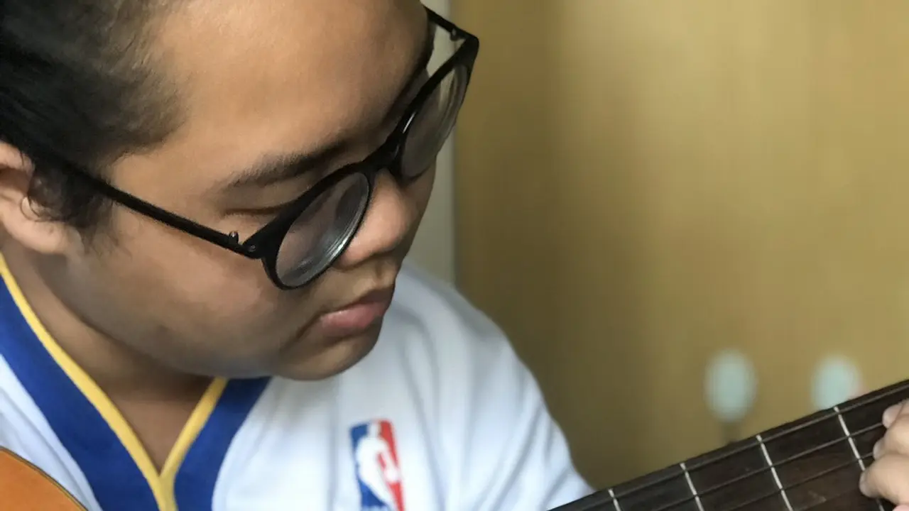 Di Tengah Pandemi Corona, Remaja Ini Jadikan Musik sebagai Sahabat