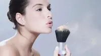 Penasaran dengan alasan pria yang lebih menyukai wanita dengan makeup natural?