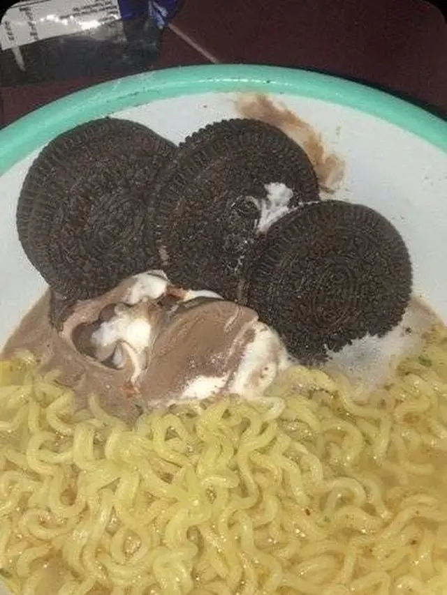 6 Potret Es Krim Campur Makanan Ini Nyeleneh, Bikin Geleng Kepala