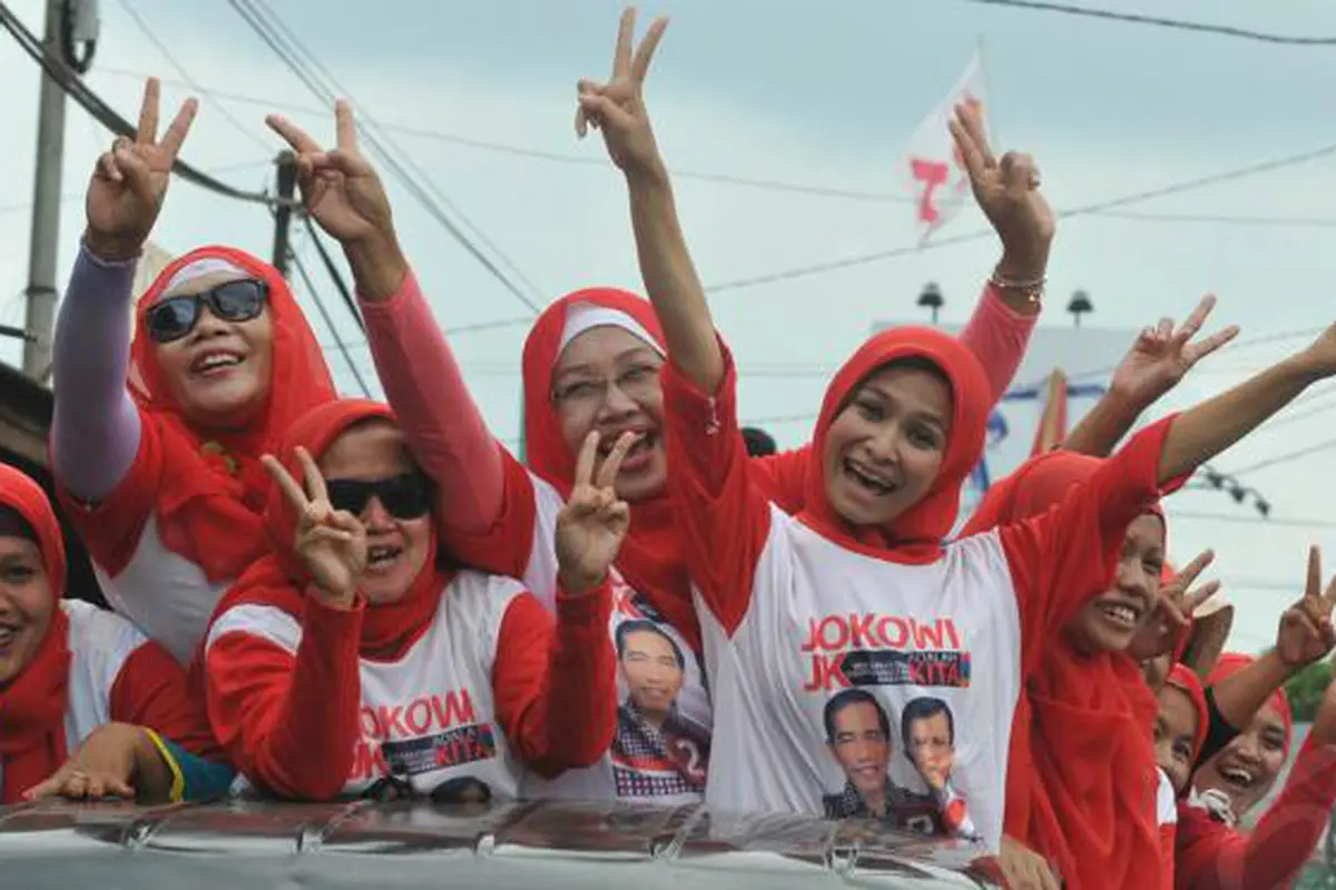 Ibu-ibu simpatisan pendukung Jokowi-JK
