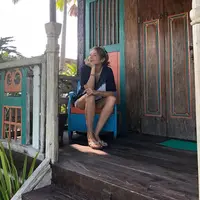 Tamara Bleszynski belajar banyak selama tinggal di Bali, salah satunya belajar menjadi nyaman (Dok.Instagram/@tamarableszynskiofficial/https://www.instagram.com/p/B4ct6itl7NR/Komarudin)