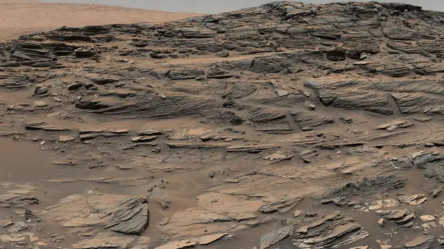 Menguak Misteri Danau Pasir di Planet Mars