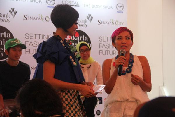 Lenny Agustin bersama The Body Shop/ Copyright by Vemale.com